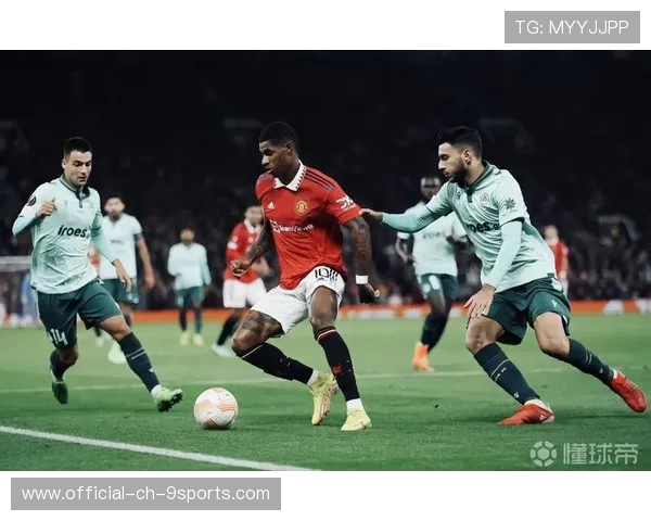 拉什福德反击中晃动射门被门将封堵